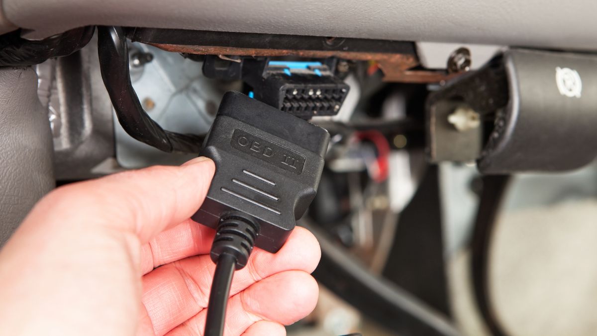 Qué es el conector OBD del coche y para qué sirve - Actualidad del taller