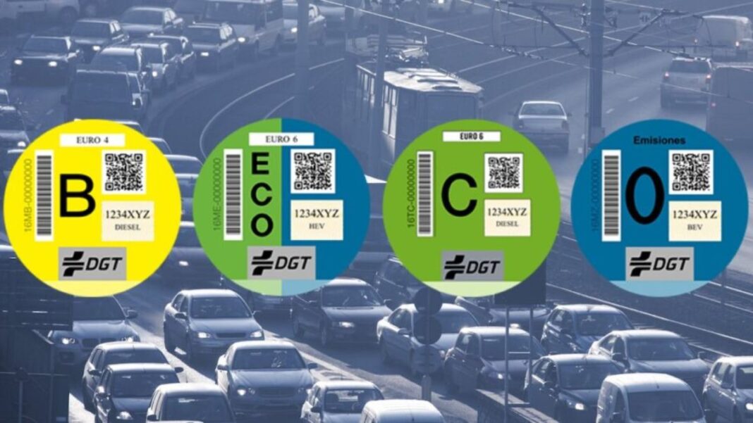 Distintivos de la DGT usados para calcular el IVTM en Madrid en 2026
