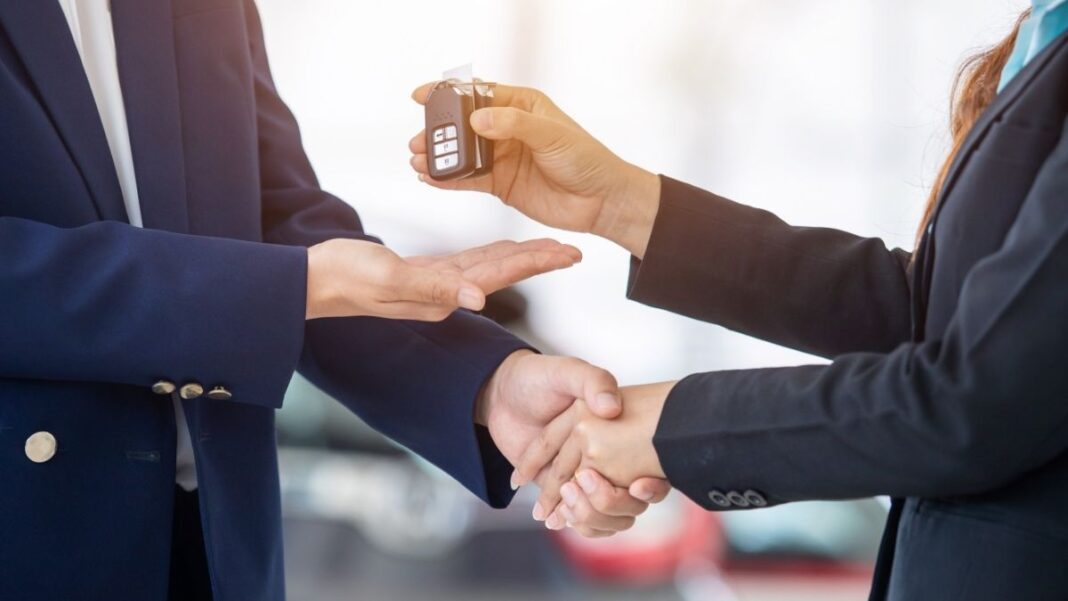 España supera el millón de coches vendidos en 2025 y el mercado acelera su recuperación