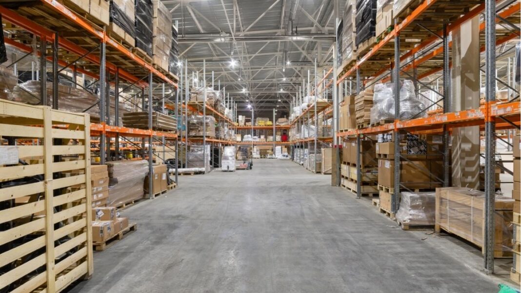 Almacén distribución de recambios postventa automoción